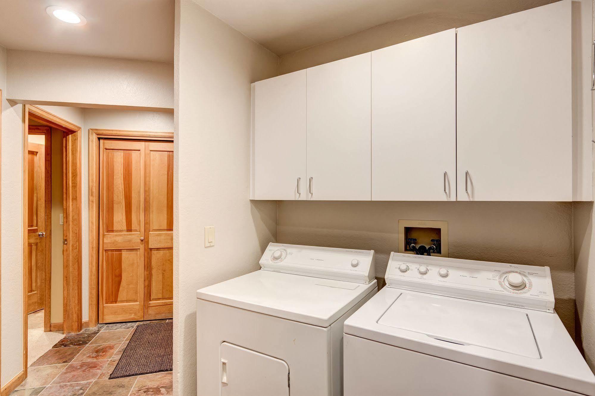 One Breckenridge Place Townhomes ภายนอก รูปภาพ